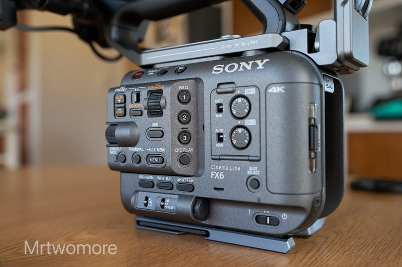 Sony FX6 - as new - extra batteries + more63000482807809114