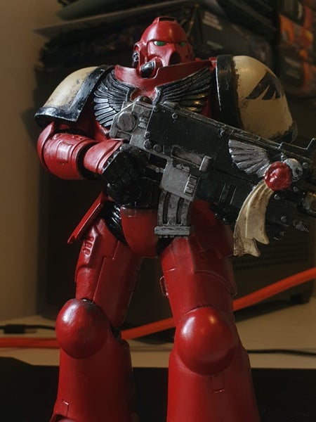 FIRST BORN BLOOD RAVEN Space marine figure Carousel 2