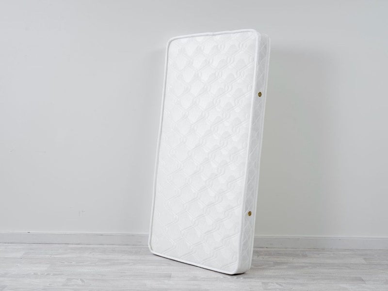 MOCKA SECONDS: Nero Cot Mattress Carousel 1