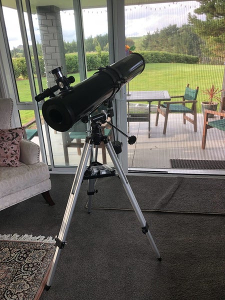 Saxon 1149EQ Astronomy Reflector Telescope Carousel 1