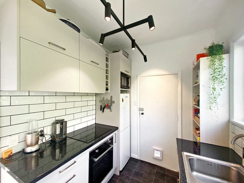 Ngaio, 2 bedrooms63614817988611114