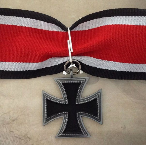 1957 Knight's Cross with Silver Oak Leaves [Replica] Carousel 2