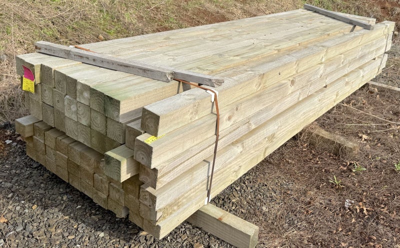 PINE, POSTS, 100 x 100mm & 100 x 75mm, ROUGH SAWN, H4 TREATED - TBT1600 Carousel 1