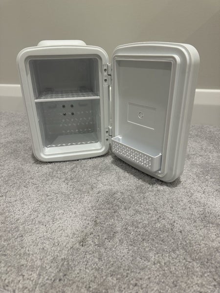 Mini Make Up Fridge62993532106242112