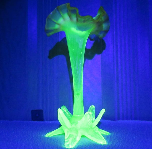 Victorian Uranium glass tulip vase62997227312130111