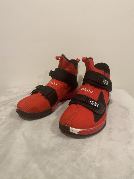 Custom designed Nike LeBron Soldier 13 (used under 10 times)62999802464386112