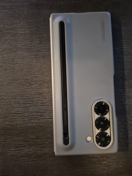 Samsung galaxy fold 6 mint condition63000430178691111