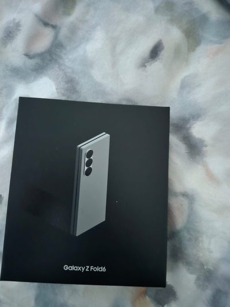 Samsung galaxy fold 6 mint condition63000430178691112
