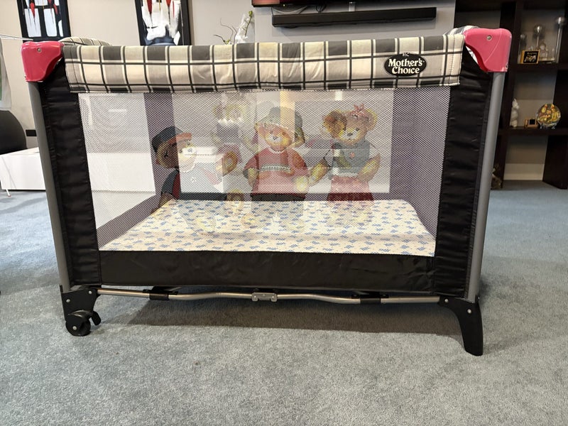Portable Baby Cot with mattress Carousel 2