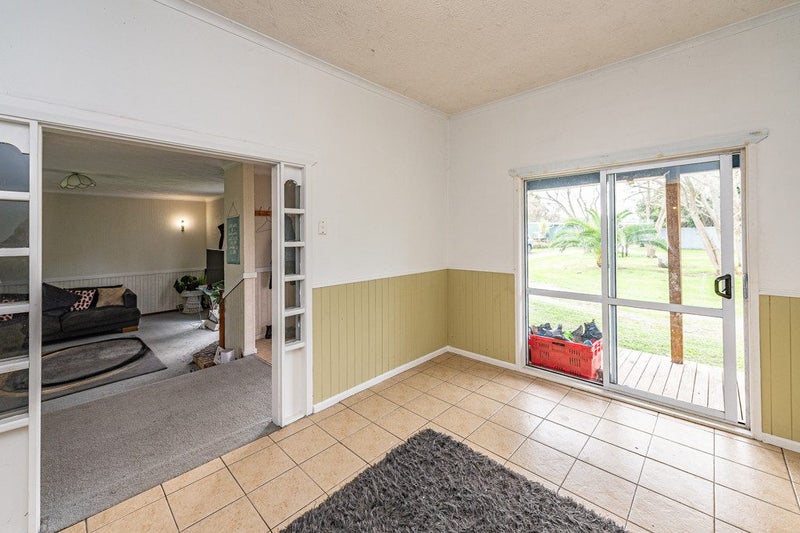 Image 3 of 25