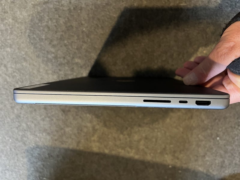 MacBook Pro (M1 Pro, 10 Core), 16GB RAM, 1 TB SSD63003540335745114