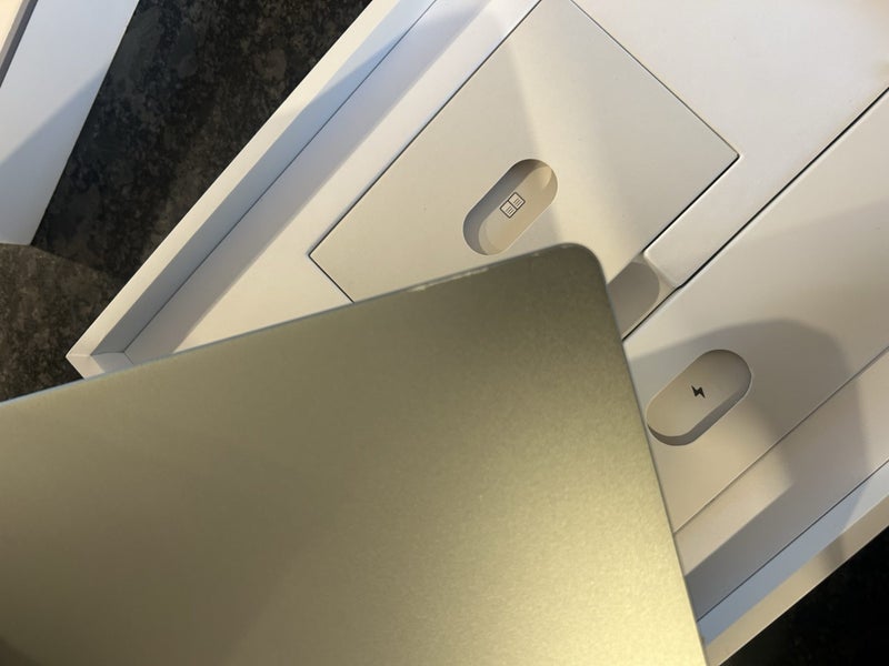 Microsoft surface pro 2 laptop Carousel 7