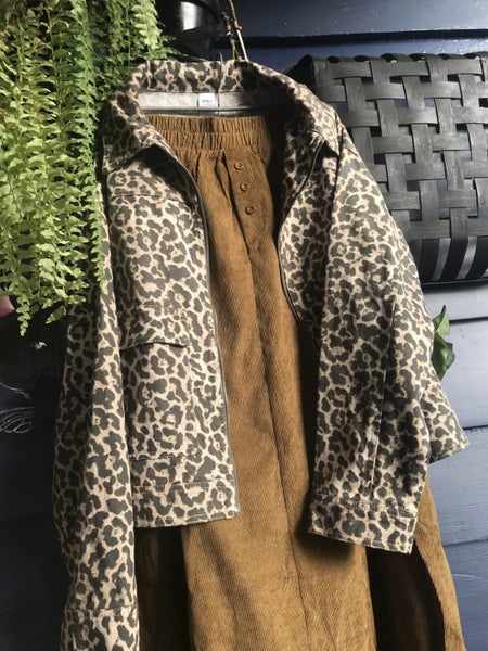 Beige brown leopard print cotton jacket, with quality brass zip Carousel 2