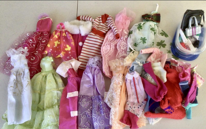 Vintage Barbie Prince Ken with Sindy Girls, includes heaps of kit & accessories.63004033541249114