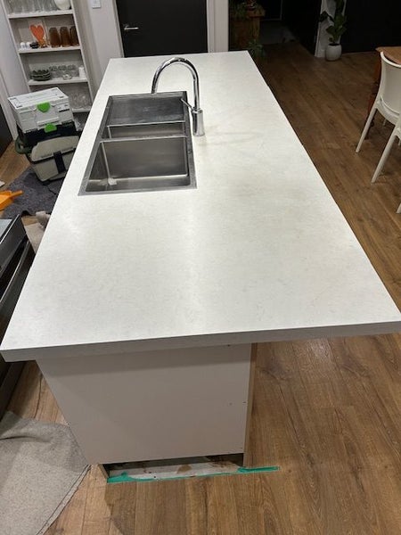 Formica Kitchen Bench Top 2600 x 1000 with insinkerator and tap Carousel 1
