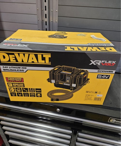 Dewalt Flexvolt Dust Extractor Damaged Box Carousel 2