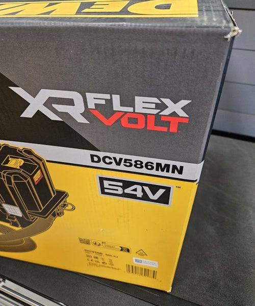 Dewalt Flexvolt Dust Extractor Damaged Box Carousel 3