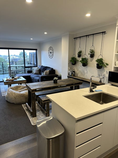 Hamilton Lake, 2 bedrooms63003318886401114