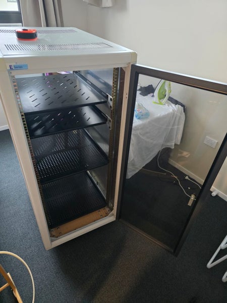 25U Server Cabinet Carousel 2