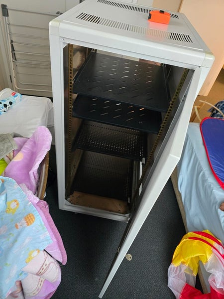25U Server Cabinet Carousel 1