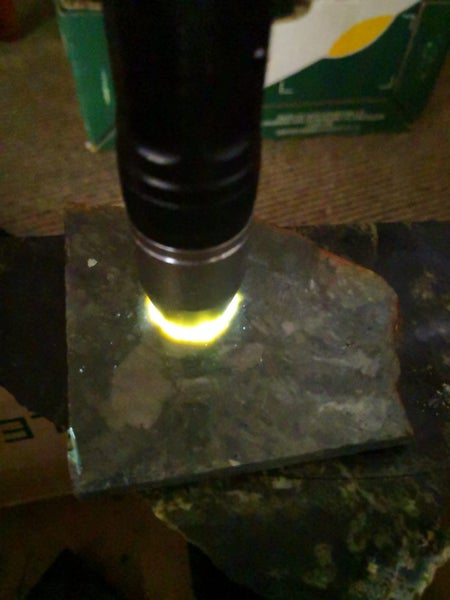 Nelson Nephrite Diopside Pounamu greenstone carving slab with chromite Carousel 9