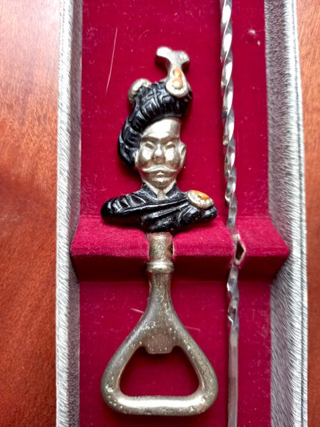 Vintage Highlander Piper Bottle Opener Bar Tools - Boxed Set Carousel 1