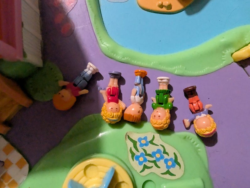 Polly Pocket - Polly's Dream World (#2) 1991 Carousel 2