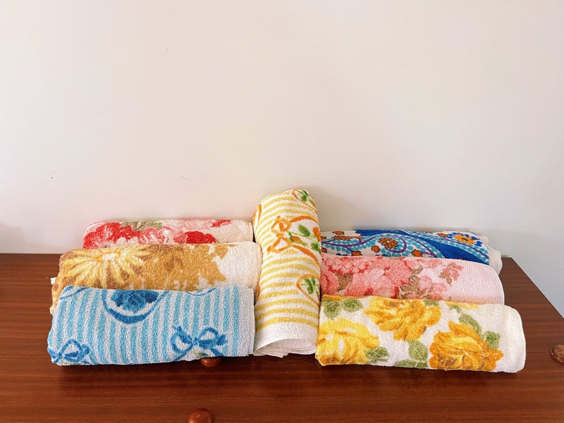 Vintage Retro Flower Power Towels X7 Carousel 1