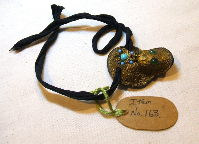 JEWELLERS ESTATE MUSEUM CARVED NETSUKE SEA SLUG IN WOOD ROOT BALL SIGNED IN JADE Carousel 2