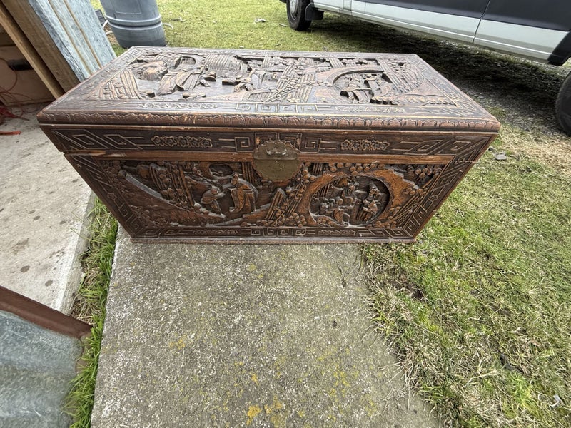 Large Camphor Wood Blanket/Glory Box Carousel 1
