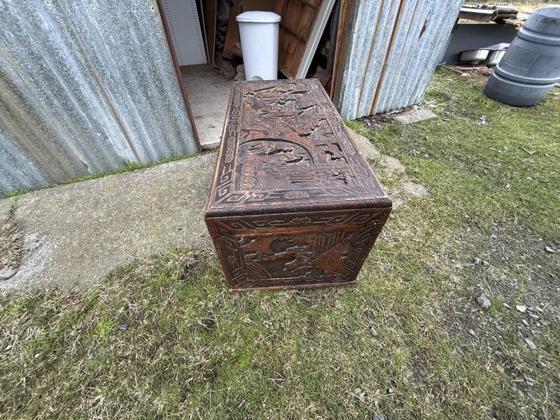 Large Camphor Wood Blanket/Glory Box Carousel 2