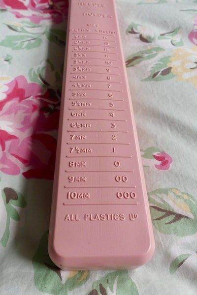 Pink Vintage Knitting Needle Holder Carousel 1