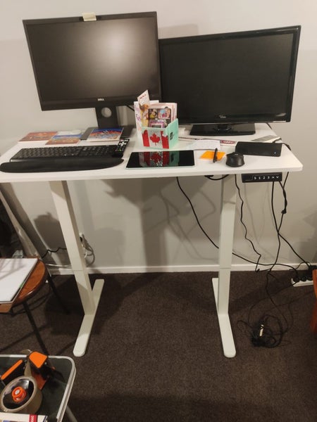 Electric stand up desk... Pick up in Waipawa Carousel 1