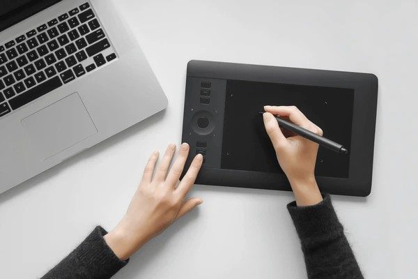 Wacom Intuos Pro Digital Graphic Drawing Tablet - PTH451 - Excellent Condition Carousel 1