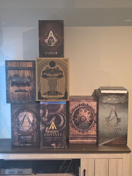 Assassin creed collector editions x 7 Carousel 1