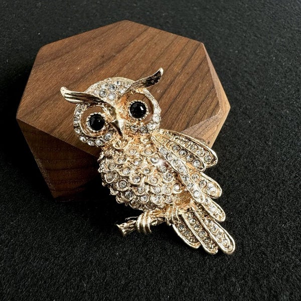Vintage Owl Brooch – Sparkling Statement Accessory Carousel 2