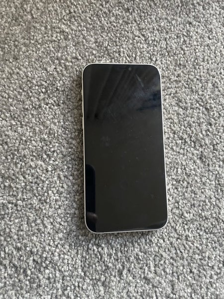 iPhone 12 white 128b Carousel 1