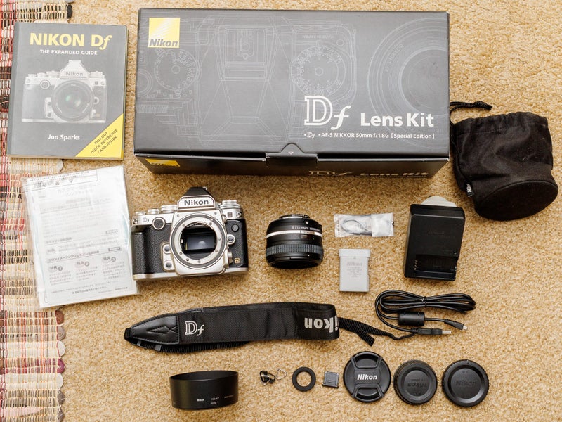 Nikon Df 50mm f/1.8 G Special Edition Kit silver63614428081921111