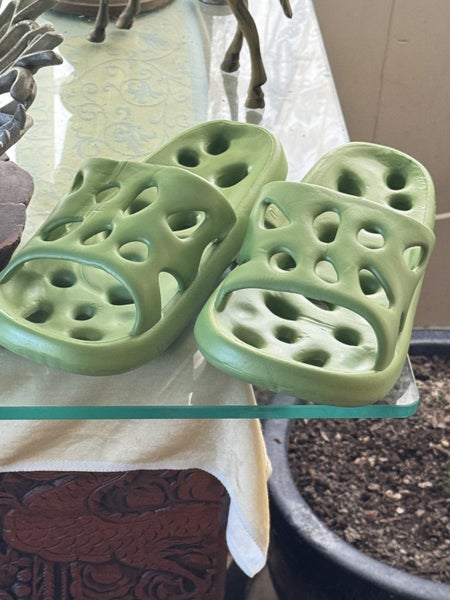 Shower Slippers with Drainage Holes Carousel 1