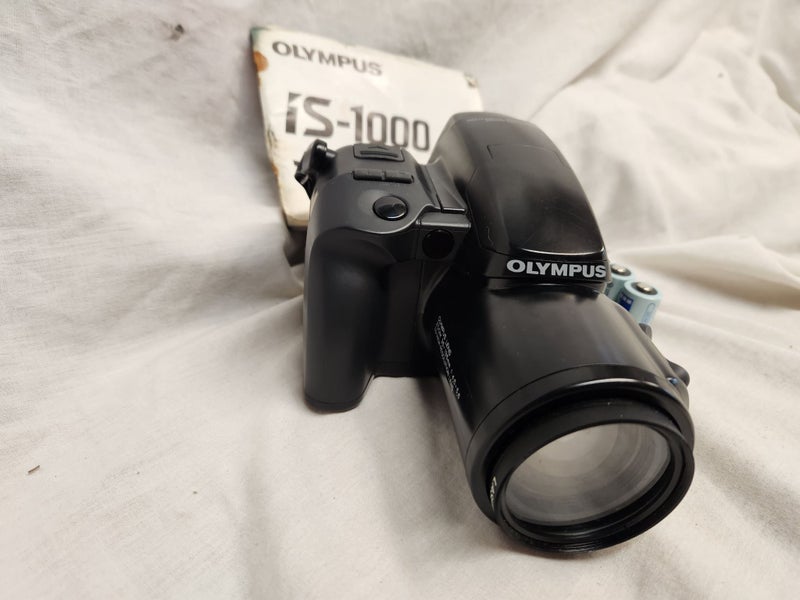 Olympus IS 1000 35mm Film Camera with 35-135 mm Lens 1:4.5 -5.6 SLR Hybrid Carousel 2