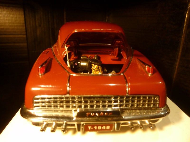 Danbury Mint 1948 TUCKER "TIN GOOSE" scale 1:24 colour: Maroon Brand new Carousel 8