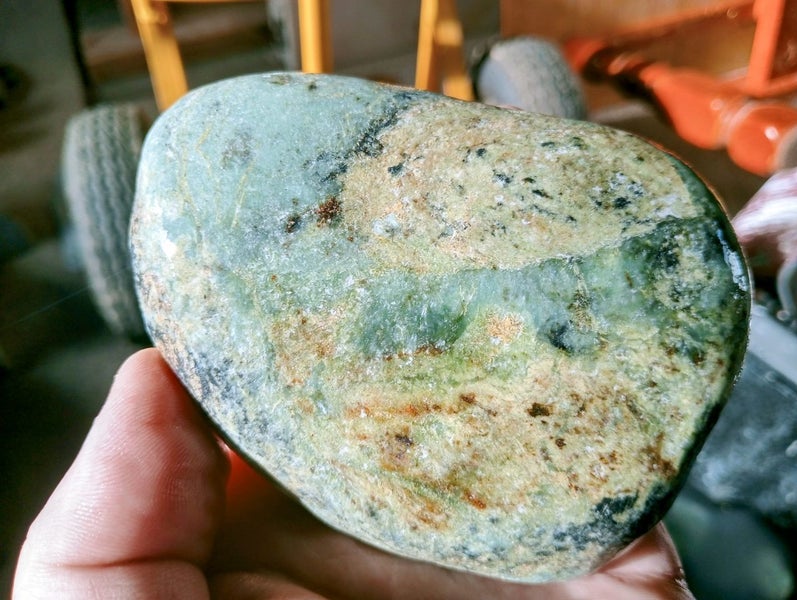 Pounamu cobble Carousel 1