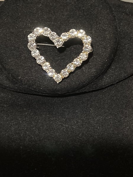 Beautiful Sparkling Crystal Brooch Carousel 1