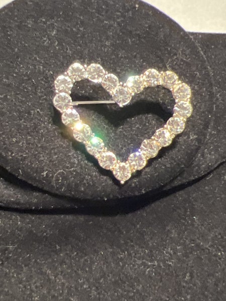 Beautiful Sparkling Crystal Brooch Carousel 2