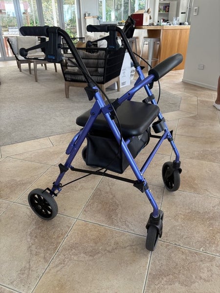 Mobilis Plus Walker - $1 Reserve! Carousel 2