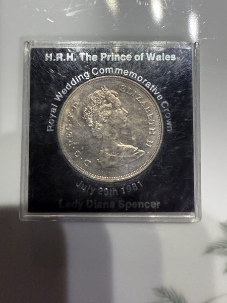 H.R.H Prince of Wales & Lady Diana Spencer Commemorative coin Carousel 2