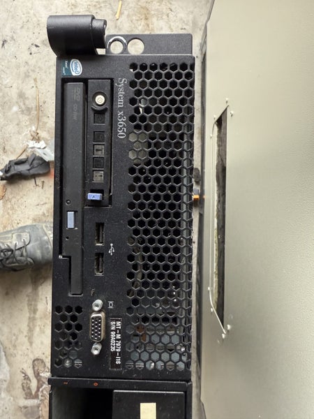 Server cabinet Large and IBM server Carousel 1