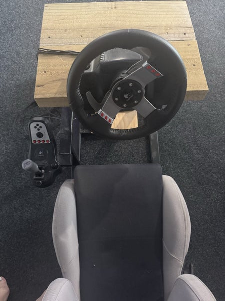Gaming chair and G27 Carousel 2