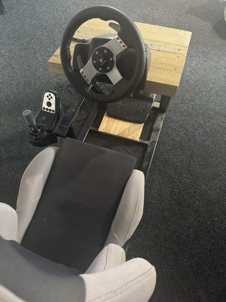 Gaming chair and G27 Carousel 7