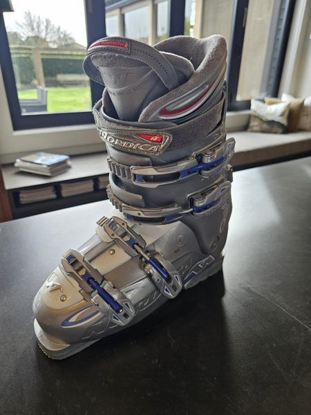 Ski boots63613784907778110